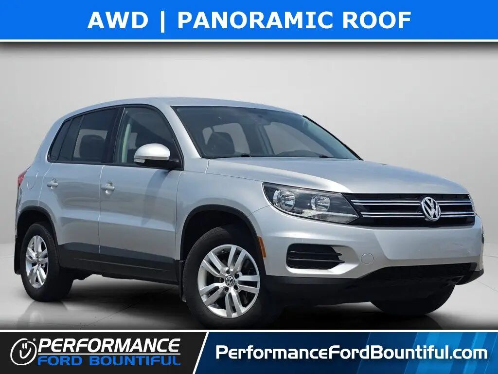 2013 Volkswagen Tiguan S 4Motion — photo 1 of 12