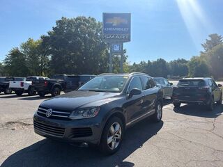 2013 Volkswagen Touareg Lux
