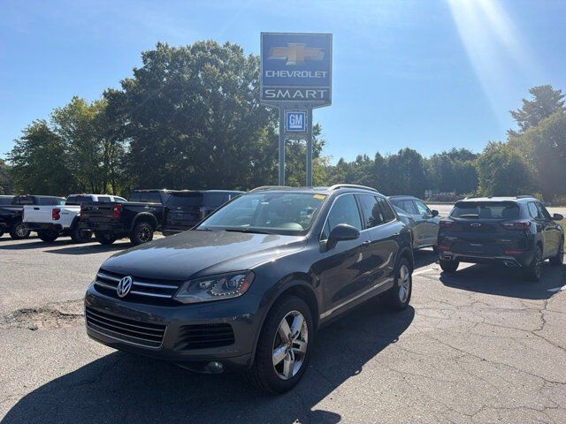 2013 Volkswagen Touareg Lux
