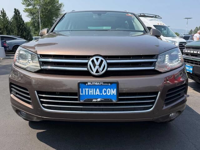 2012 Volkswagen Touareg TDI Lux — photo 1 of 13