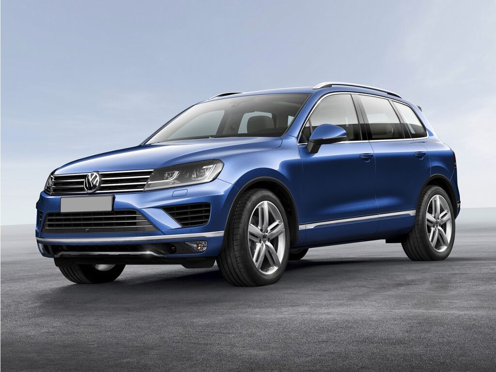 2017 Volkswagen Touareg V6 — photo 1 of 8