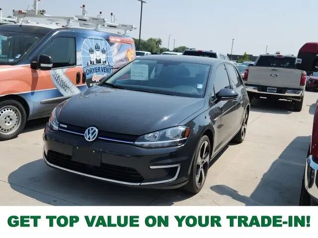2019 Volkswagen e-Golf SE — photo 1 of 28