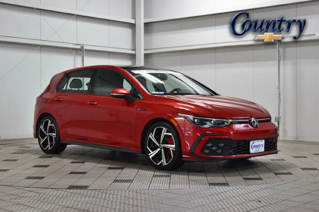 2024 Volkswagen Golf GTI SE — photo 1 of 13
