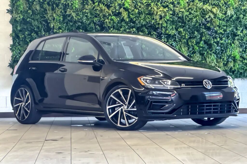 2019 Volkswagen Golf R 4Motion — photo 1 of 13