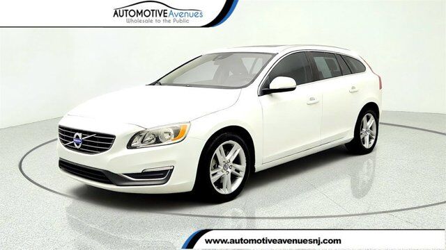 2015 Volvo V60 T5 Drive-E Premier — photo 1 of 14