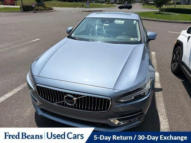 2017 Volvo S90 T6 Inscription — photo 1 of 29