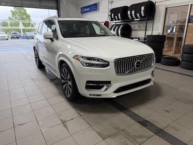 2023 Volvo XC90 B6 Ultimate Bright Theme 7P