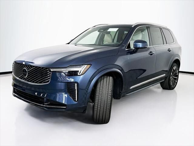 2026 Volvo XC90 B6 Core — photo 1 of 13