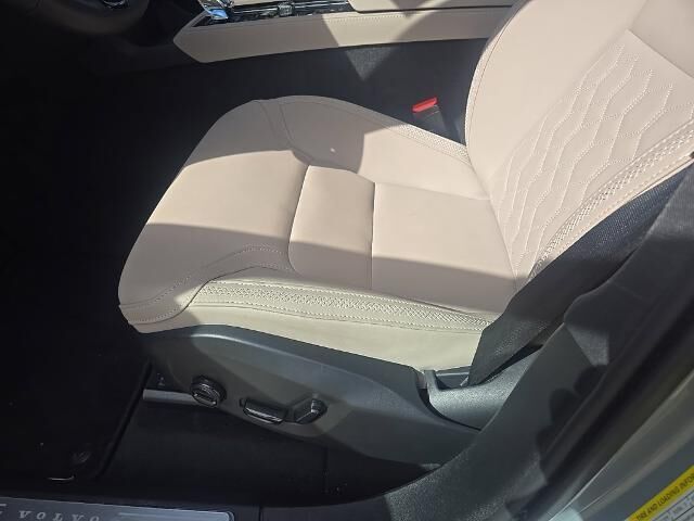 2026 Volvo XC90 B6 Plus 7P