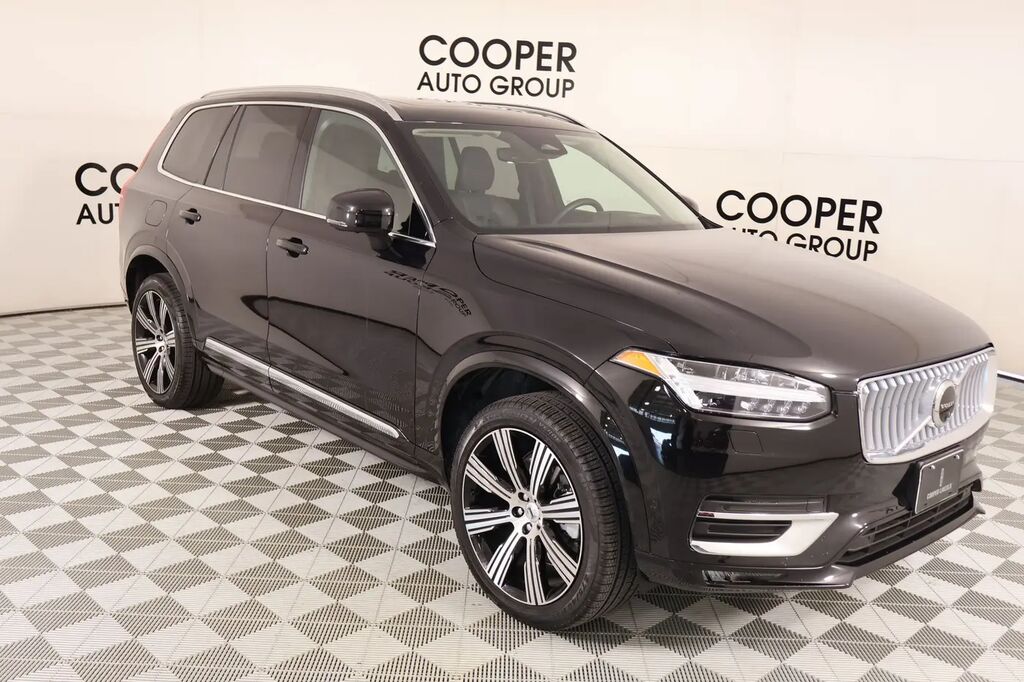 2025 Volvo XC90 B6 Ultra Bright Theme 7P — photo 1 of 13