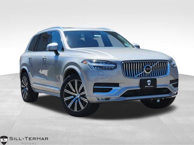 2025 Volvo XC90 B6 Core Bright Theme