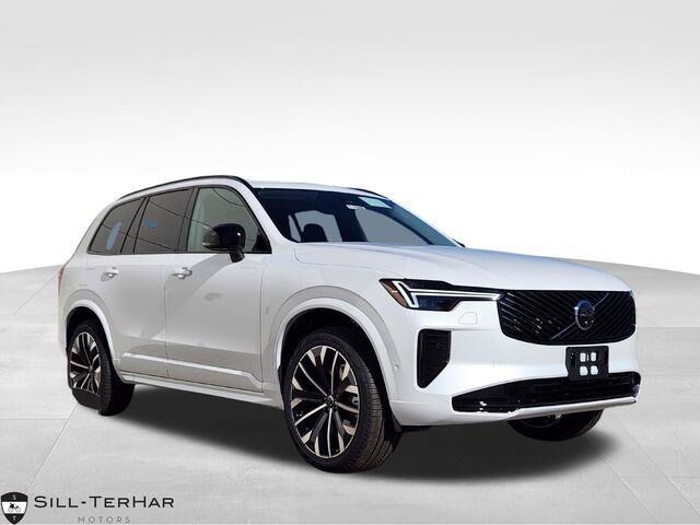 2026 Volvo XC90 B6 Ultra Dark 7P — photo 1 of 13