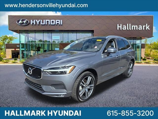 2021 Volvo XC60 T5 Momentum — photo 1 of 13
