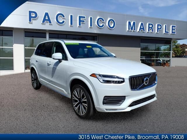 2020 Volvo XC90 T5 Momentum — photo 1 of 13