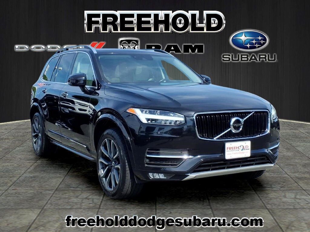 2019 Volvo XC90 T5 Momentum — photo 1 of 13
