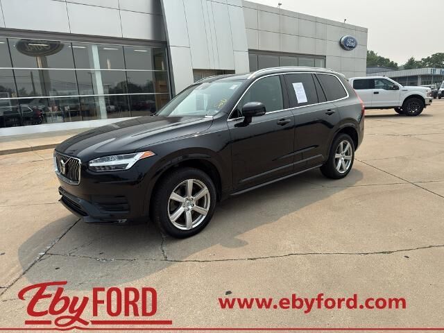 2022 Volvo XC90 T5 Momentum