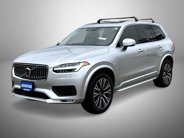 2021 Volvo XC90 T5 Momentum — photo 1 of 26