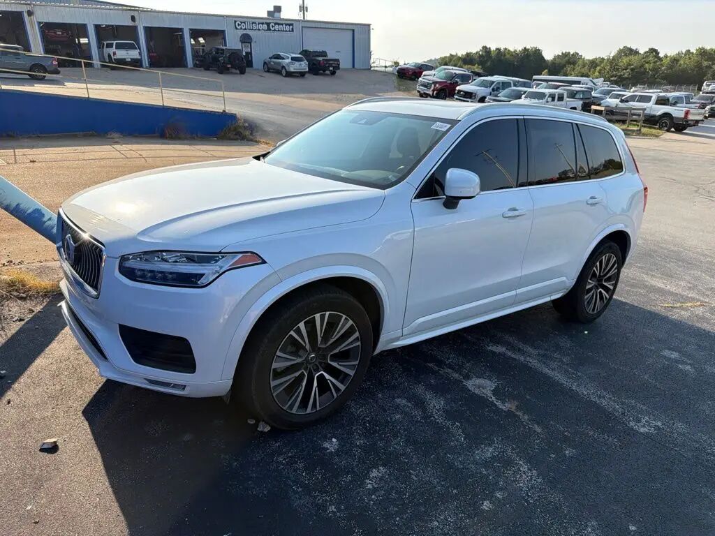 2020 Volvo XC90 T5 Momentum — photo 1 of 37