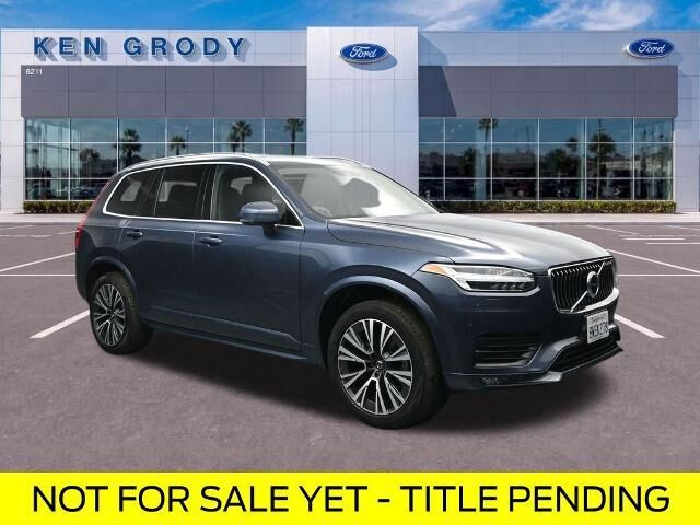 2021 Volvo XC90 T5 Momentum — photo 1 of 26