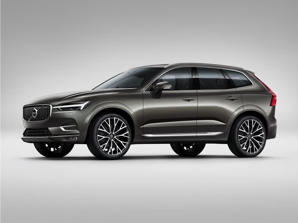 2021 Volvo XC60 T5 Momentum — photo 1 of 1