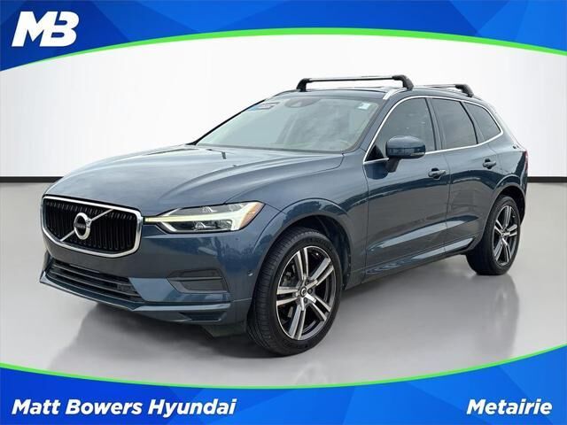 2018 Volvo XC60 T5 Momentum — photo 1 of 13