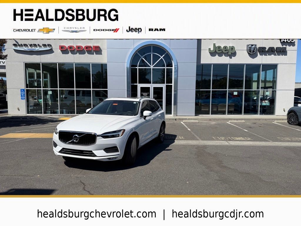 2021 Volvo XC60 T5 Momentum — photo 1 of 13