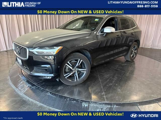 2018 Volvo XC60 T5 R-Design — photo 1 of 13