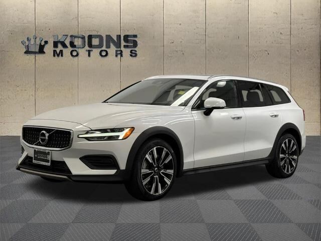 2020 Volvo V60 Cross Country T5