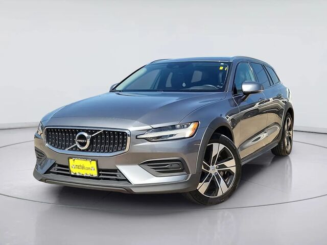 2020 Volvo V60 Cross Country T5