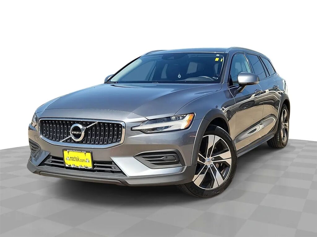 2020 Volvo V60 Cross Country T5 — photo 1 of 40