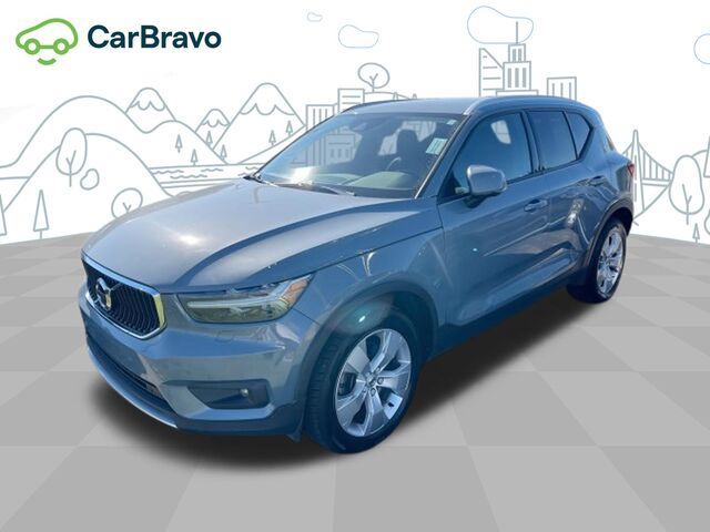 2021 Volvo XC40 Momentum