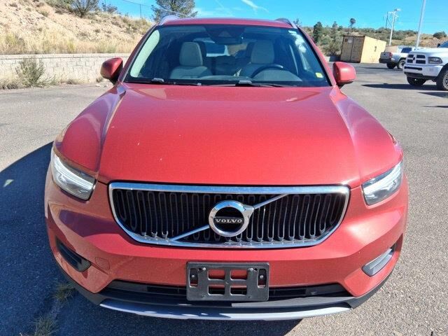 2020 Volvo XC40 T5 Momentum