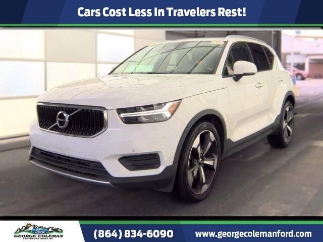 2020 Volvo XC40 T5 Momentum