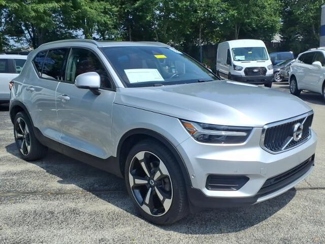2019 Volvo XC40 T5 Momentum