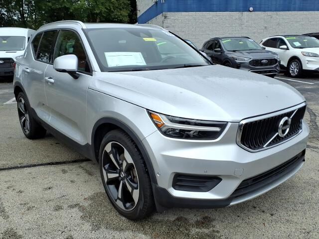 2019 Volvo XC40 T5 Momentum