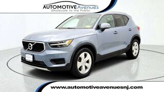 2020 Volvo XC40 Momentum