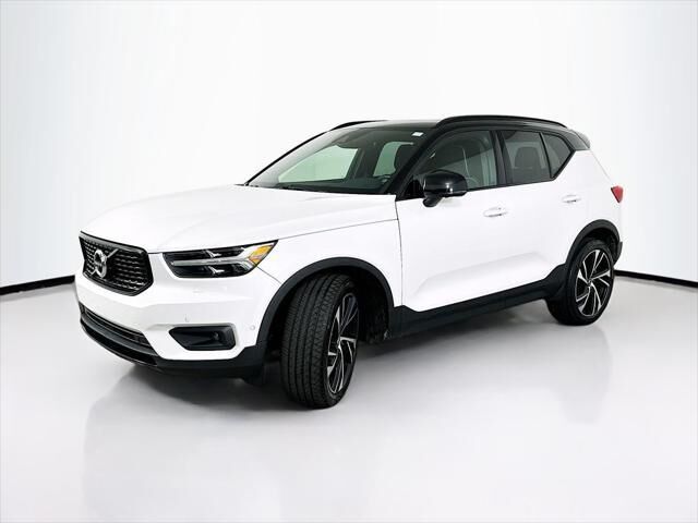 2021 Volvo XC40 T5 R-Design