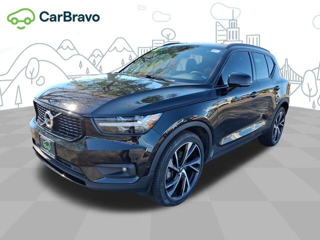 2022 Volvo XC40 T5 R-Design