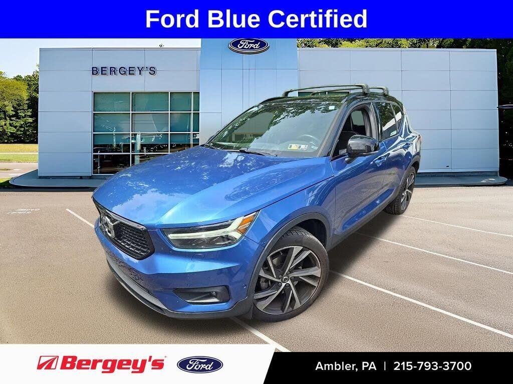 2020 Volvo XC40 T5 R-Design — photo 1 of 4