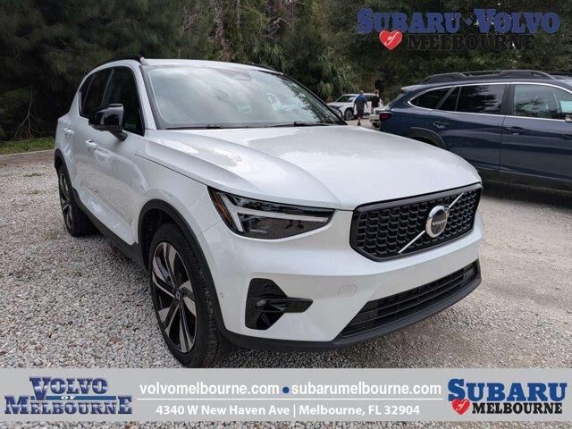 2020 Volvo XC40 T5 R-Design — photo 1 of 1