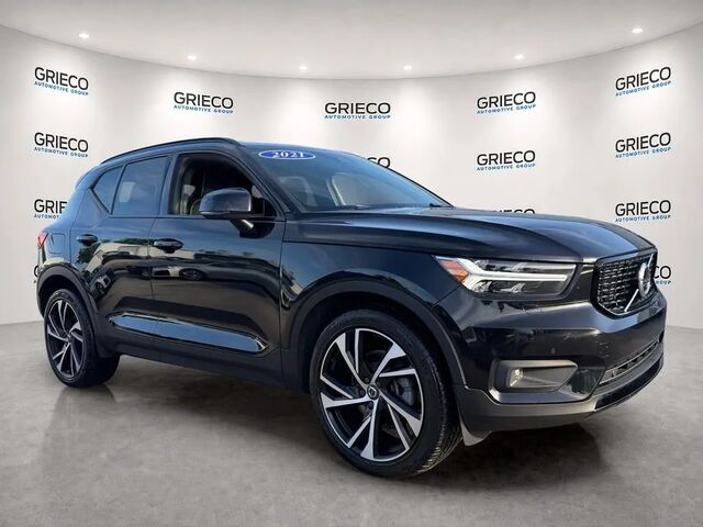 2021 Volvo XC40 T5 R-Design
