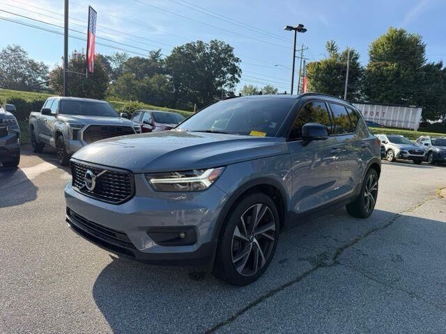 2021 Volvo XC40 T5 R-Design