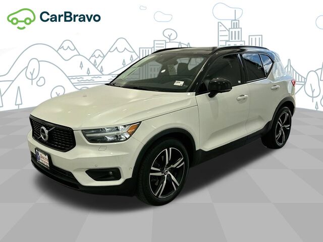 2022 Volvo XC40 T5 R-Design