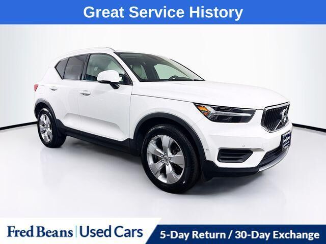 2019 Volvo XC40 T5 Momentum
