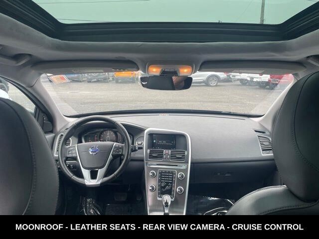 2016 Volvo XC60 T5 Drive-E Premier — photo 1 of 24