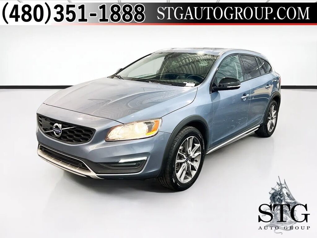 2018 Volvo V60 Cross Country T5 Premier — photo 1 of 13