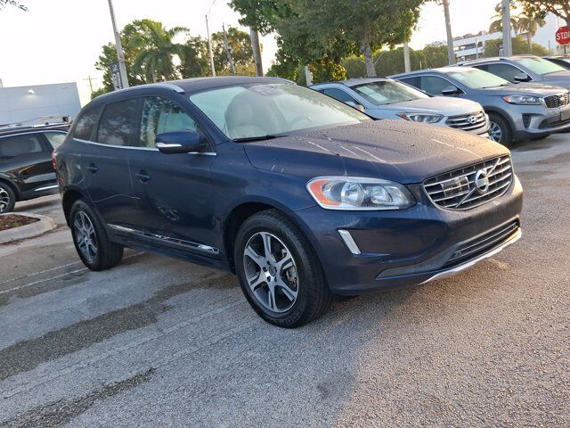 2014 Volvo XC60 T6 R-Design — photo 1 of 14