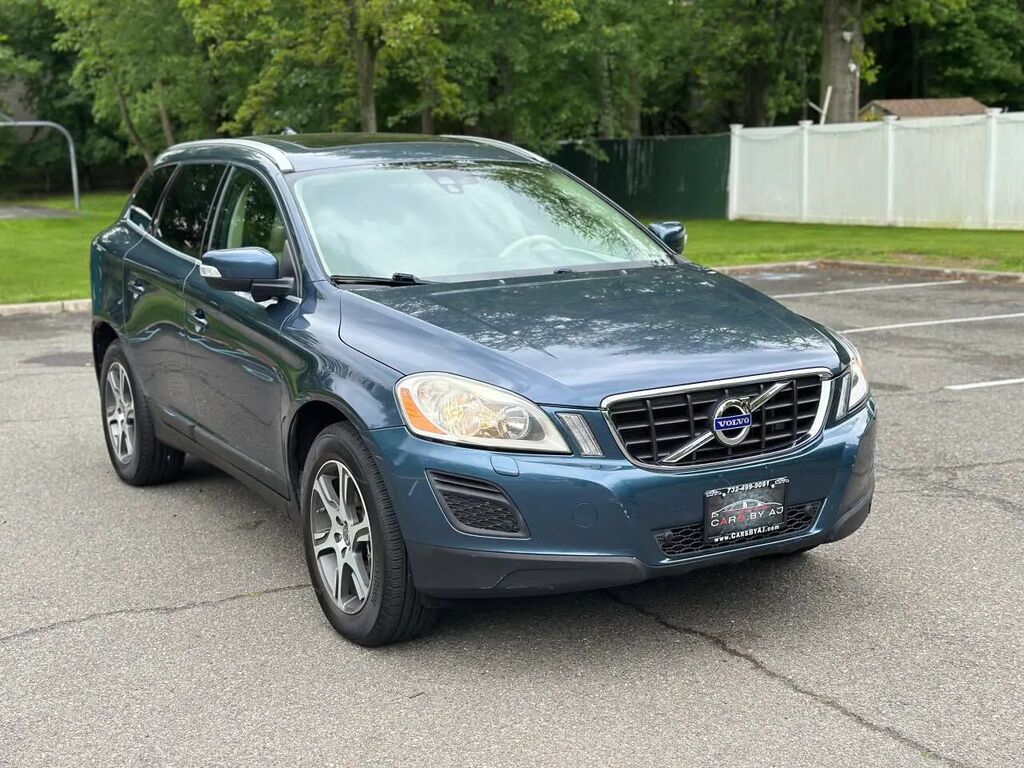 2011 Volvo XC60 T6 — photo 1 of 13