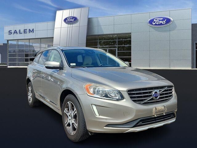 2015 Volvo XC60 T6 Platinum — photo 1 of 39
