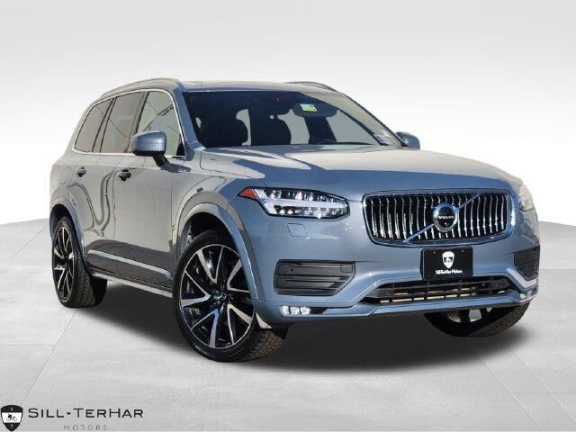 2020 Volvo XC90 T6 Momentum 6-Passenger